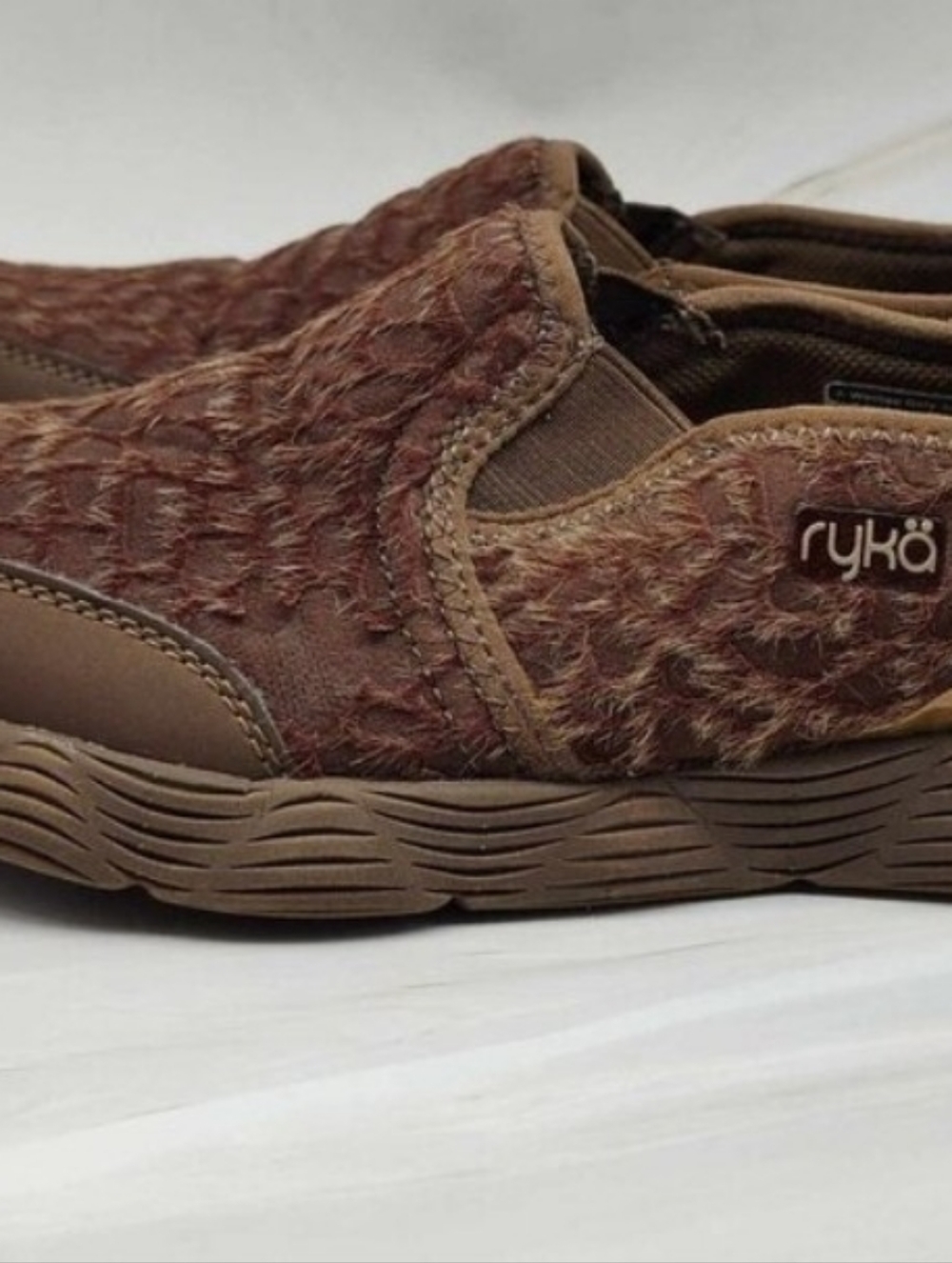 Ryka brown slip-on shoe, size 8 - Picture 3 of 5